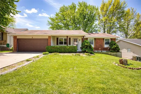 3 Novella Dr, Saint Peters, MO 63376