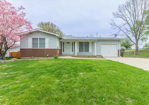 904 Louiston Ct, Saint Charles, MO 63301