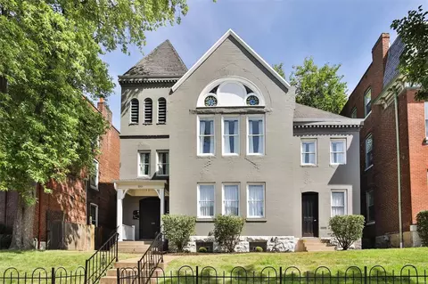 2201 Sidney St, Saint Louis, MO 63104