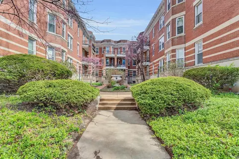4957 Mcpherson Ave #E, Saint Louis, MO 63108