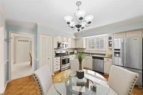 Kitchen - 15709 Eldon Ridge Dr, Chesterfield, MO 63017 photo 1 of 1