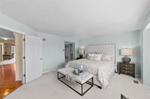 Bedroom - 15709 Eldon Ridge Dr, Chesterfield, MO 63017 photo 2 of 3