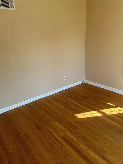 7641 Flora Ave, Maplewood, MO 63143 photo 3