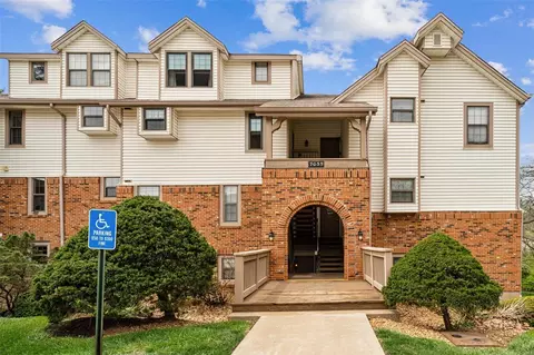7035 Green Tee Ct #A, Saint Louis, MO 63129