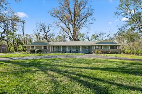 11510 Larimore Rd, Saint Louis, MO 63138