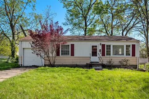 630 Karess Dr, Saint Louis, MO 63137