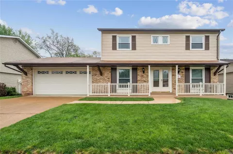 6458 Towne Woods Dr, Saint Louis, MO 63129
