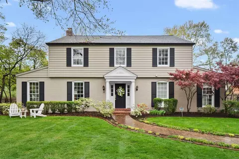 51 Pointer Ln, Ladue, MO 63124