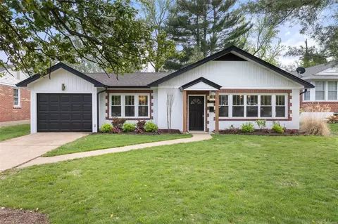 910 Glenbrook Ave, Glendale, MO 63122