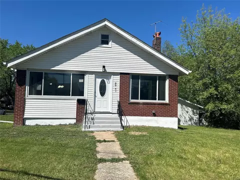 8941 Midland Blvd, Saint Louis, MO 63114