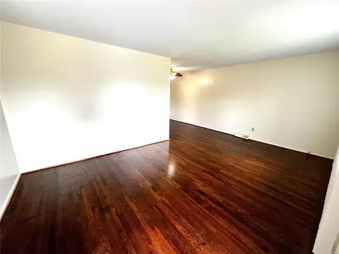 Living - 4059 Esseldale Dr, Saint Ann, MO 63074 photo 2 of 2