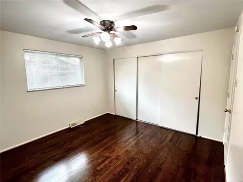 Bedroom - 4063 Esseldale Dr, Saint Ann, MO 63074 photo 3 of 4