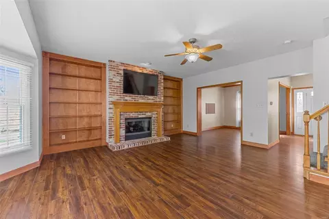Living - 19 Dunleith Ct, O'fallon, MO 63366 photo 4 of 7