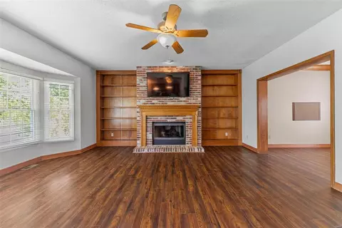 Living - 19 Dunleith Ct, O'fallon, MO 63366 photo 3 of 7