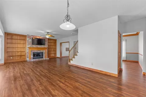 Living - 19 Dunleith Ct, O'fallon, MO 63366 photo 7 of 7