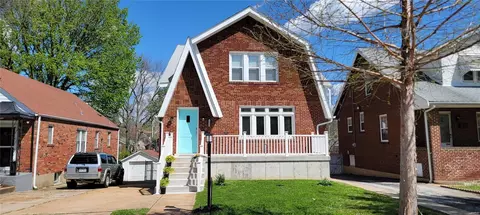 1446 Collins Ave, Saint Louis, MO 63117
