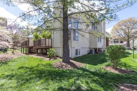 Exterior - 622 Highview Circle Dr, Ballwin, MO 63021 photo 3 of 13