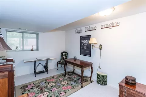 Living - 622 Highview Circle Dr, Ballwin, MO 63021 photo 10 of 11
