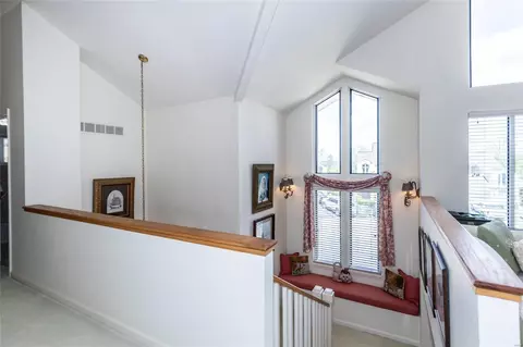 Entry Way - 622 Highview Circle Dr, Ballwin, MO 63021 photo 2 of 2