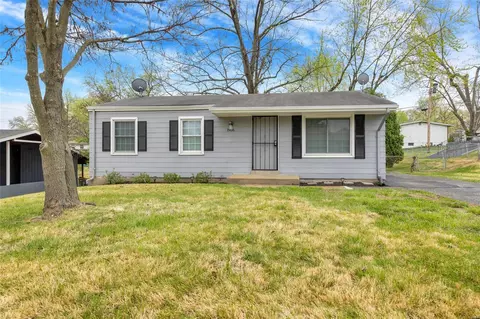 1906 Hudson Rd, Saint Louis, MO 63136