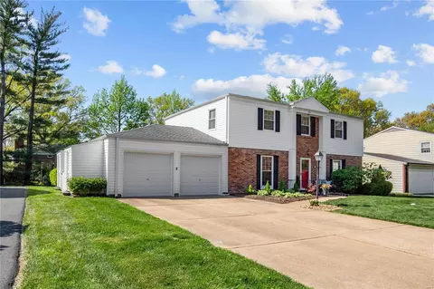 404 Windsor Spring Dr, Saint Louis, MO 63122