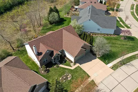 15215 Brightfield Manor Dr, Chesterfield, MO 63017