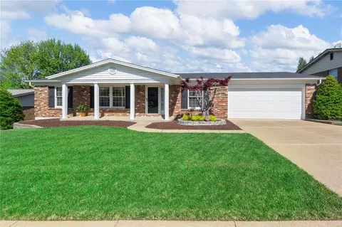 11901 Beaverton Dr, Bridgeton, MO 63044