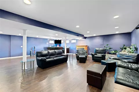 Living - 6 Millers Ct, O'fallon, MO 63366 photo 4 of 5