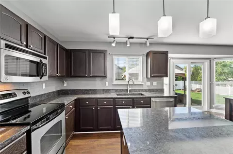 Kitchen - 6 Millers Ct, O'fallon, MO 63366 photo 4 of 5