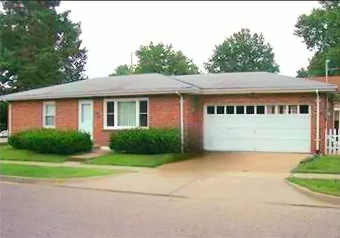 5000 Kain Dr, Saint Louis, MO 63119