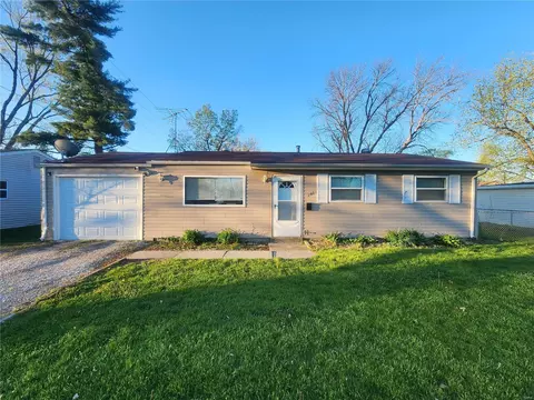1426 Vero Dr, Wentzville, MO 63385