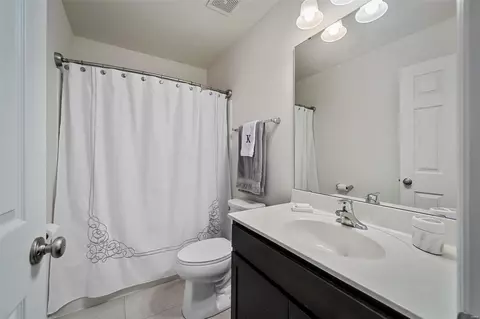 Bath - 125 Keystone Ridge Dr, O'fallon, MO 63366 photo 3 of 3