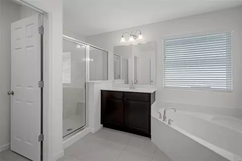 Bath - 125 Keystone Ridge Dr, O'fallon, MO 63366 photo 1 of 3