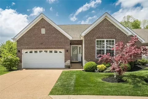 5947 Stephanie Green Ct, Saint Louis, MO 63129