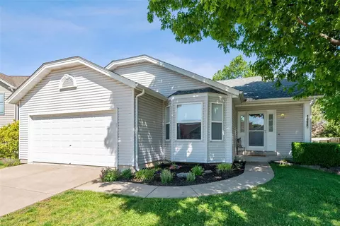 1698 Chapman Ct, Saint Charles, MO 63303