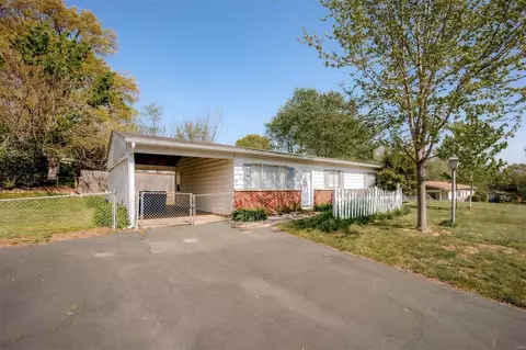 249 Ries Rd, Ballwin, MO 63021