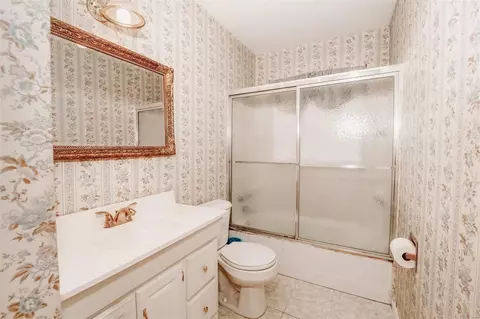 Bath - 249 Ries Rd, Ballwin, MO 63021 photo 1 of 2