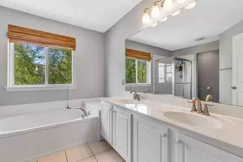 Bath - 977 Midpoint Dr, O'fallon, MO 63366 photo 2 of 4
