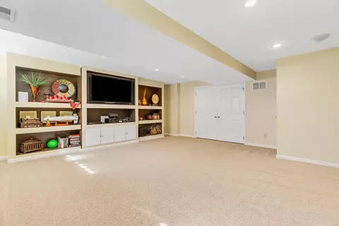 Living - 977 Midpoint Dr, O'fallon, MO 63366 photo 6 of 7