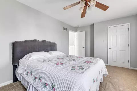 Bedroom - 977 Midpoint Dr, O'fallon, MO 63366 photo 4 of 6