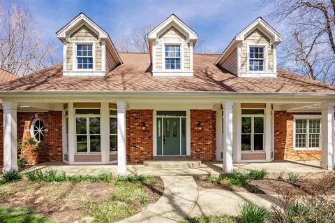 Exterior - 8 Kingspointe Ct, Chesterfield, MO 63005 photo 3 of 26