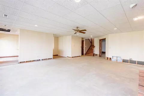 Living - 8 Kingspointe Ct, Chesterfield, MO 63005 photo 12 of 12