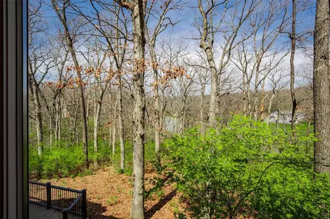 View/Area - 8 Kingspointe Ct, Chesterfield, MO 63005 photo 1 of 3