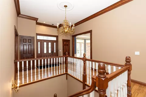Entry Way - 8 Kingspointe Ct, Chesterfield, MO 63005 photo 2 of 6