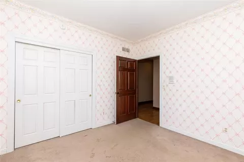 Bedroom - 8 Kingspointe Ct, Chesterfield, MO 63005 photo 2 of 3