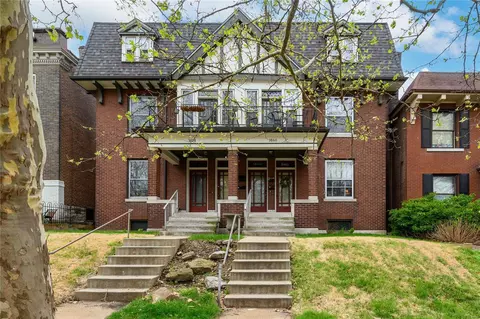 3858 Arsenal St, Saint Louis, MO 63116