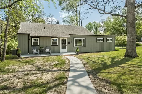 230 Clara Ave, Webster Groves, MO 63119