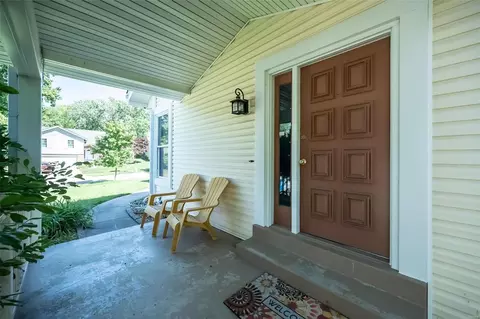 2517 Maple Crossing Dr, Wildwood, MO 63011 photo 2