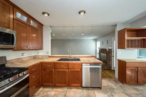 2517 Maple Crossing Dr, Wildwood, MO 63011 photo 9