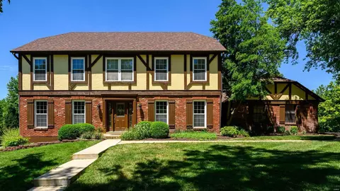 1591 Mason Knoll Rd, Saint Louis, MO 63131